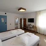 Rosa 3*