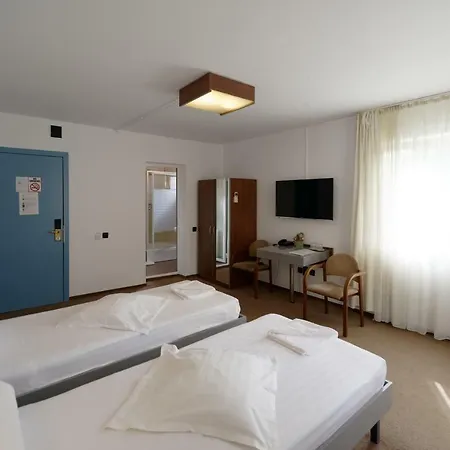 Vila Rosa 3*